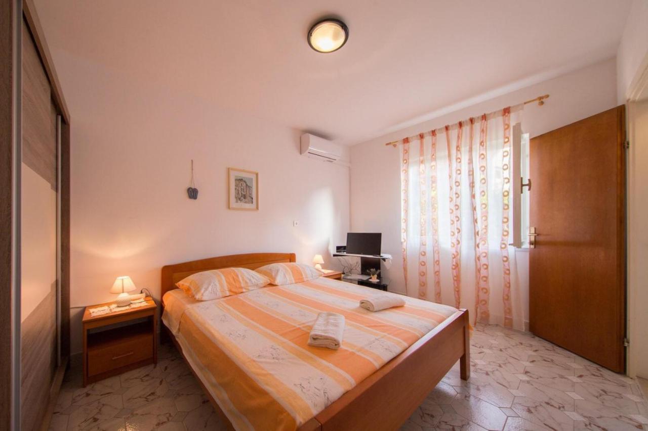 Apartmani Katija Komiža المظهر الخارجي الصورة