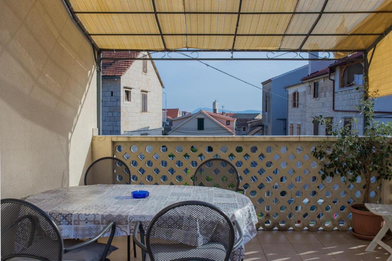 Apartmani Katija Komiža المظهر الخارجي الصورة