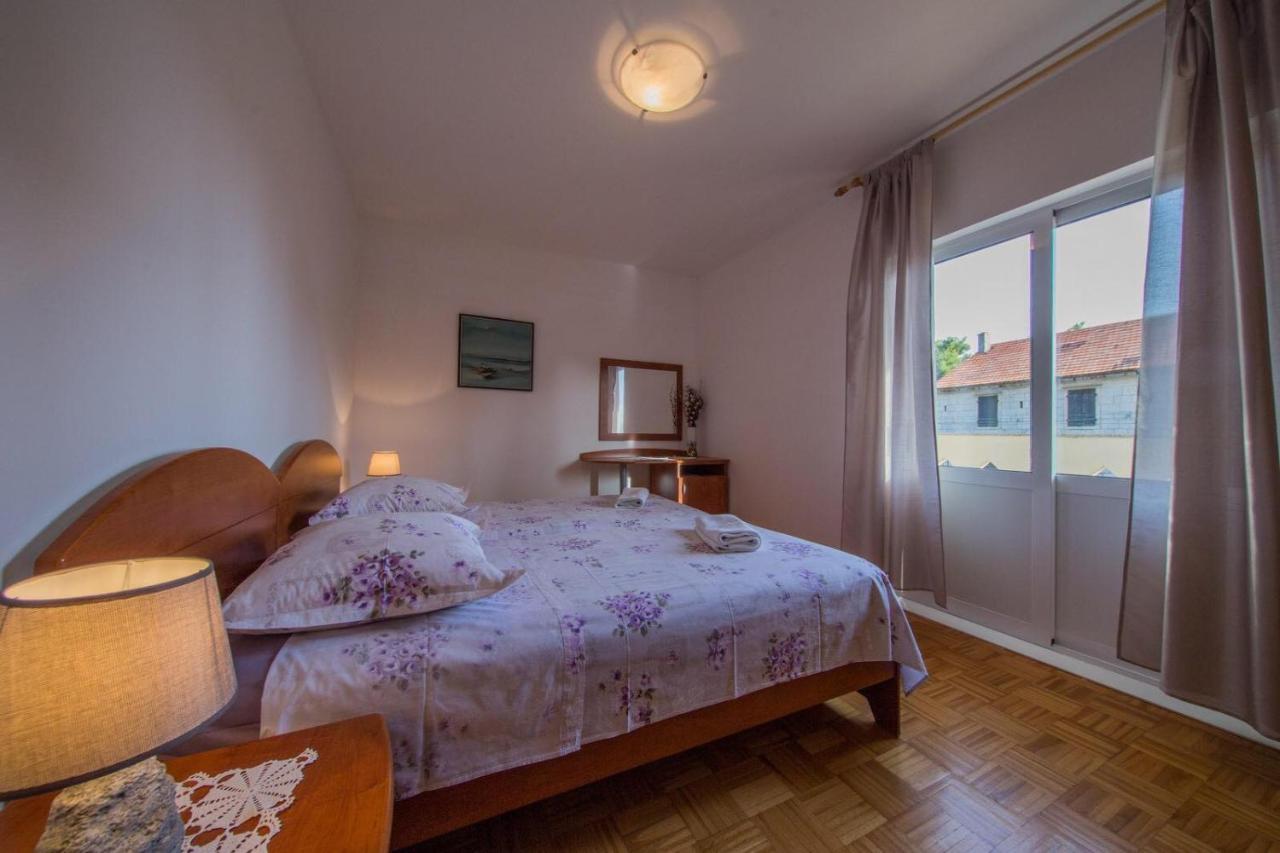 Apartmani Katija Komiža المظهر الخارجي الصورة
