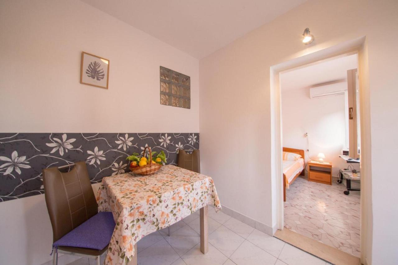 Apartmani Katija Komiža المظهر الخارجي الصورة