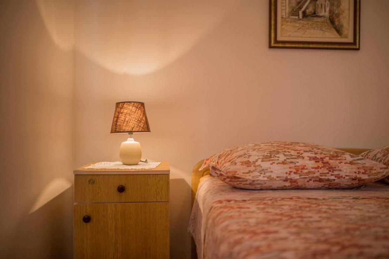 Apartmani Katija Komiža المظهر الخارجي الصورة