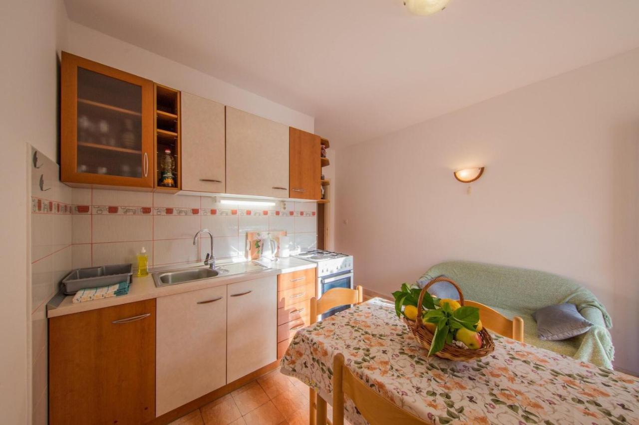 Apartmani Katija Komiža المظهر الخارجي الصورة