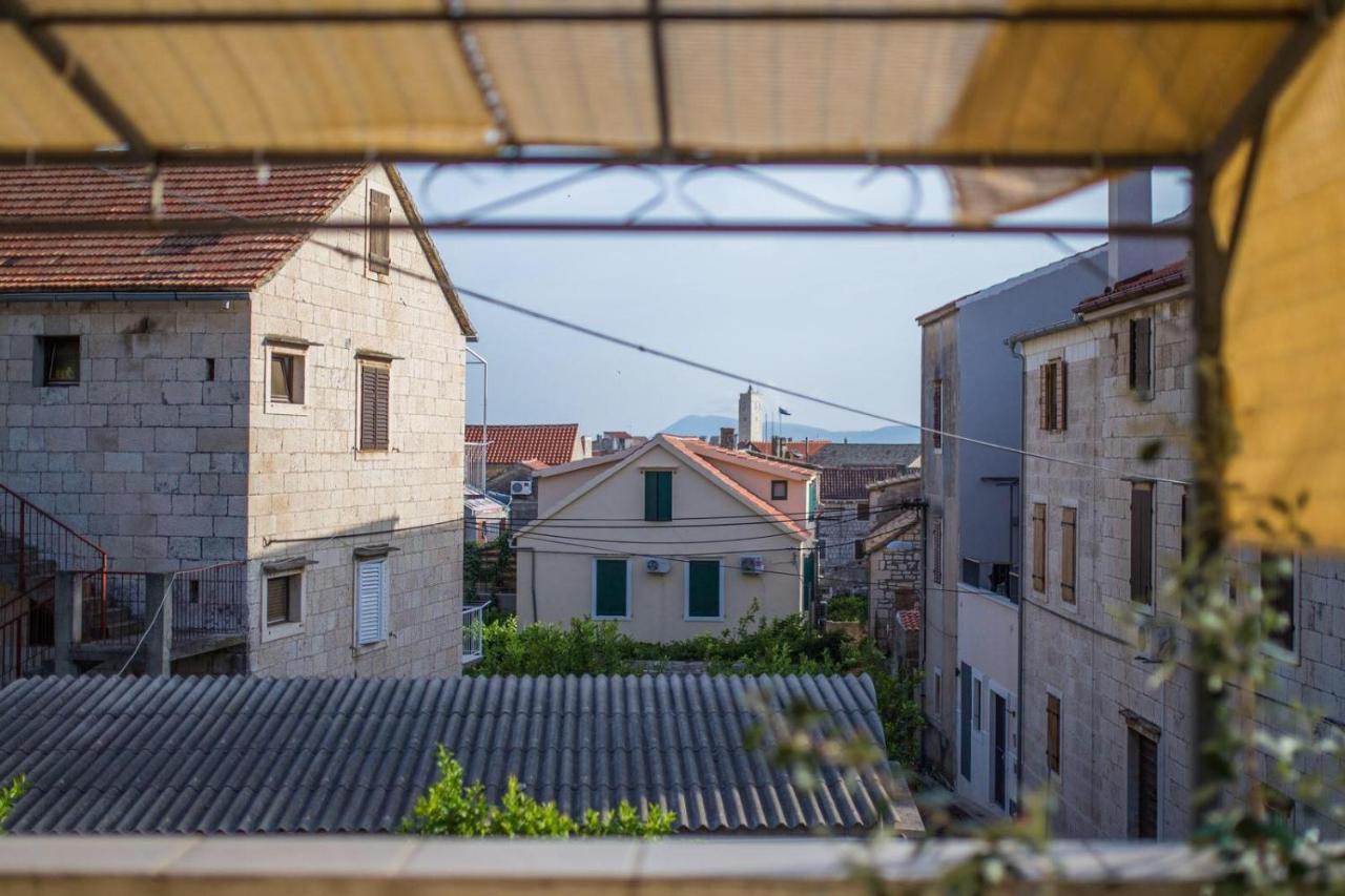 Apartmani Katija Komiža المظهر الخارجي الصورة