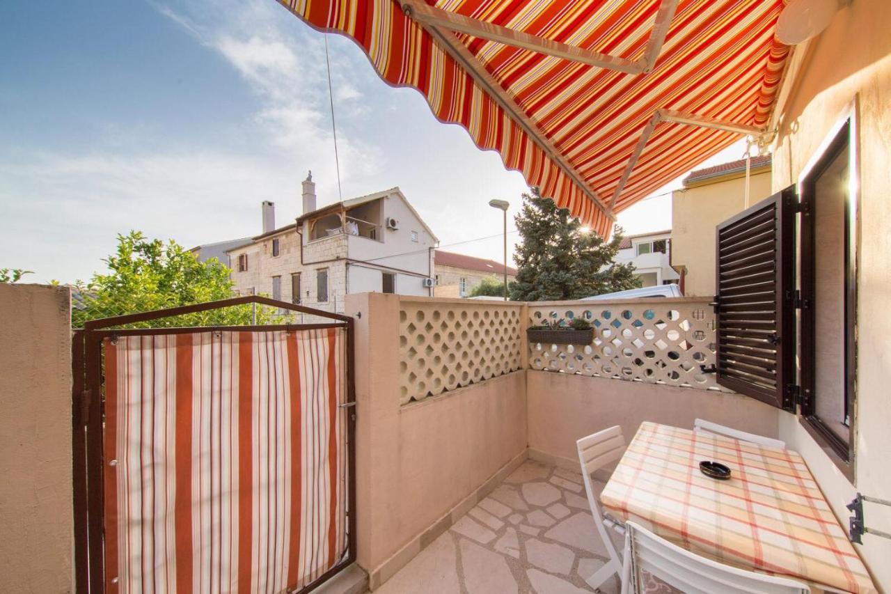 Apartmani Katija Komiža المظهر الخارجي الصورة